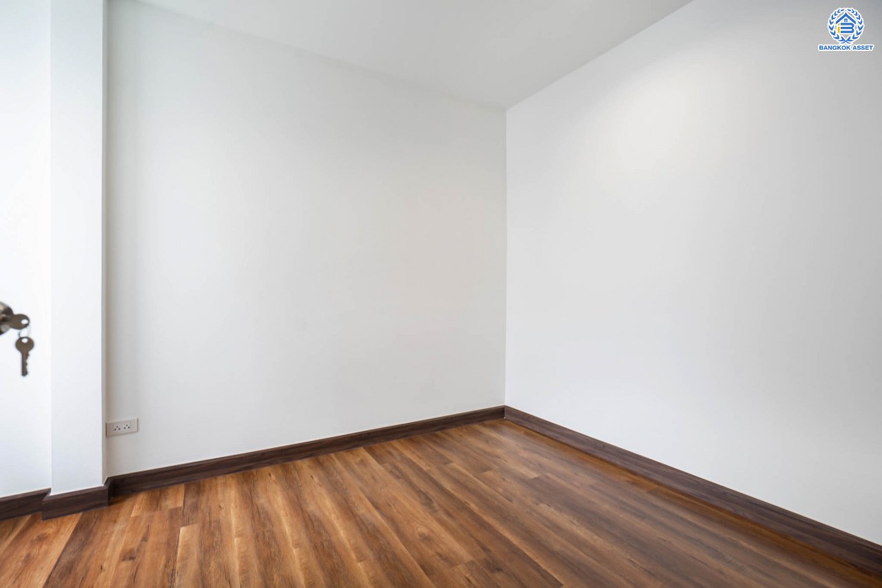 บ้านมือสองตกแต่งใหม่ ดีไซน์สวย ม.101การ์เด้นวิลล์ ลาดพร้าว เนื้อที่ 18 ตร.ว. ฟังก์ชัน 3 ห้องนอน 2 ห้องน้ำ จอดรถได้ 1 คัน รองรับทุกกิจกรรม บนทำเลเชื่อมต่อหลายเส้นทาง อาทิ ถนนประเสริฐมนูกิจ, ถนนนวมินทร์ และถนนลาดพร้าว ใกล้จุดขึ้นทางด่วน "รามอินทรา"...